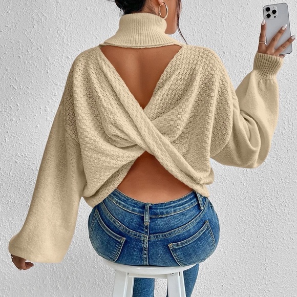 Cozy Turtleneck Reversible Balloon Sleeve Sweater - Picture 2 of 7